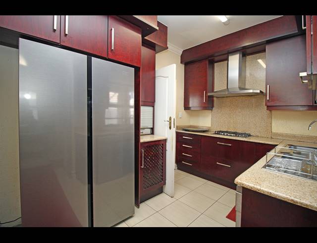 4 BEDROOM HOUSE FOR SALE IN HOUGHTON ESTATE